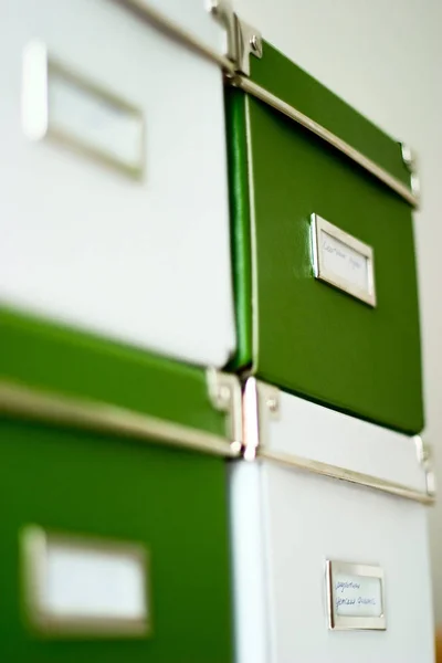 クローズアップ 緑と白のCdボックス — ストック写真