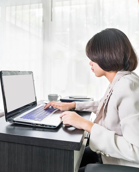 Young Asian Woman Short Hair Smart Casual Wear Working Laptop — Stock Photo, Image