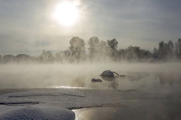 Dawn Frosty Dag Mist Zon — Stockfoto