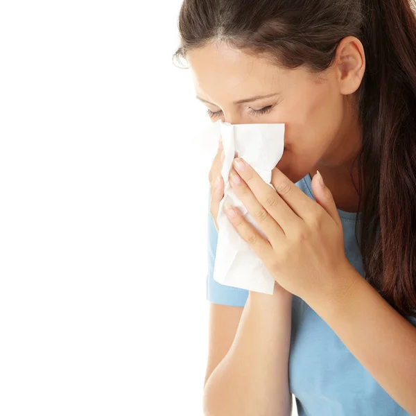 Adolescente Donna Con Allergia Freddo Isolato Sfondo Bianco — Foto Stock