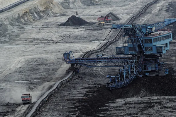 Minería Carbón Tajo Abierto Con Una Enorme Máquina Industrial — Foto de Stock