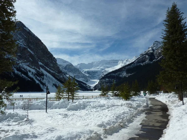 Una Hermosa Escena Inviernos Sobre Lago Louise Parque Nacional Banff — Foto de Stock