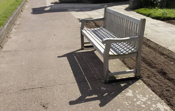 Holzbank Einem Park Rund Den Bowlingplatz — Stockfoto