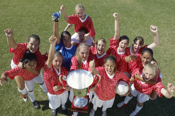 Equipo Fútbol Celebrando Victoria —  Fotos de Stock