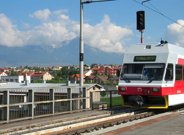 Treno Della Ferrovia Tatran Nella Città Poprad Slovacchia — Foto Stock