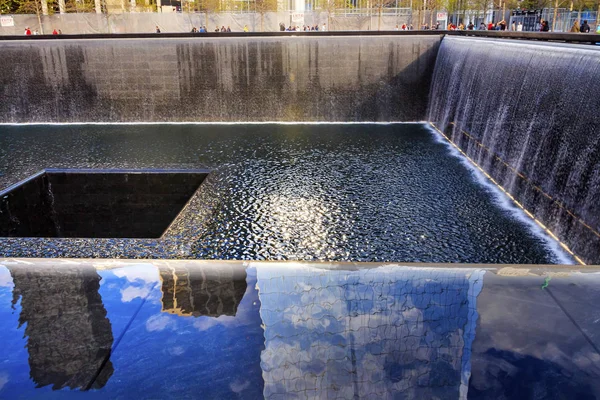 911 Gedenkbecken Brunnen Wasserfall Reflexionen Abstrakten New York Pool Befindet — Stockfoto