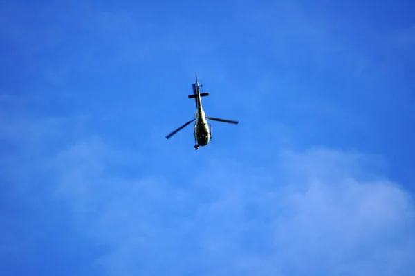 Hélicoptère Qui Vole Haut Dans Ciel — Photo