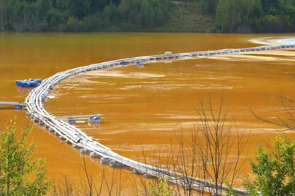 Lago Rojo Contaminado Con Árboles Muertos Una Iglesia Inundada Rumania — Foto de Stock