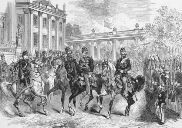 ベルリン 警備員の見直しにイタリアの王1873 年に説明されたロンドンのニュースで公開された彫刻 — ストック写真