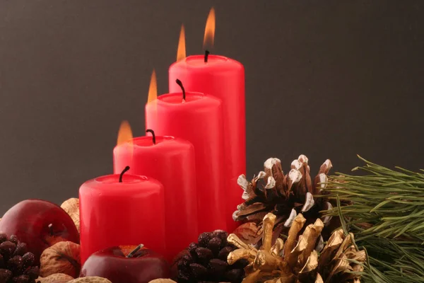 Kerst Kaarsen Een Donkere Achtergrond — Stockfoto