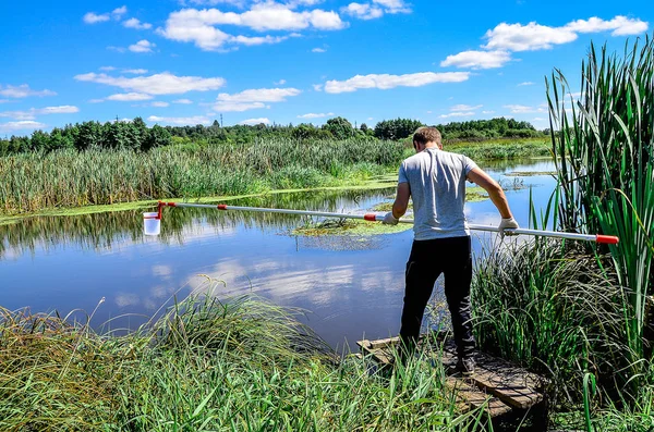 Візьміть Зразки Води Лабораторних Досліджень Концепція Аналіз Чистоти Води Навколишнього — стокове фото