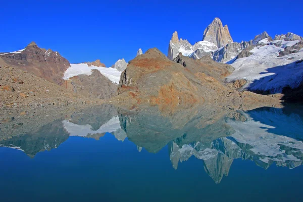 Όμορφη Αντανάκλαση Του Fitz Roy Laguna Los Tres Στο Εθνικό — Φωτογραφία Αρχείου