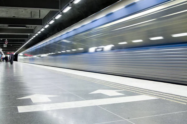 Tren Rápido Pasando Desenfoque Movimiento —  Fotos de Stock