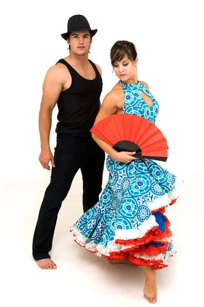 Joven Pareja Bailando Posando Vistiendo Ropa Negra Roja Azul Hembra — Foto de Stock