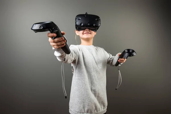 Glimlach Kind Met Virtual Reality Headset Joystick Spelen Video Games — Stockfoto