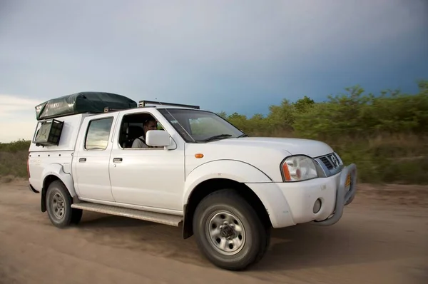 Weißer Geländewagen Der Kalahari Wüste — Stockfoto
