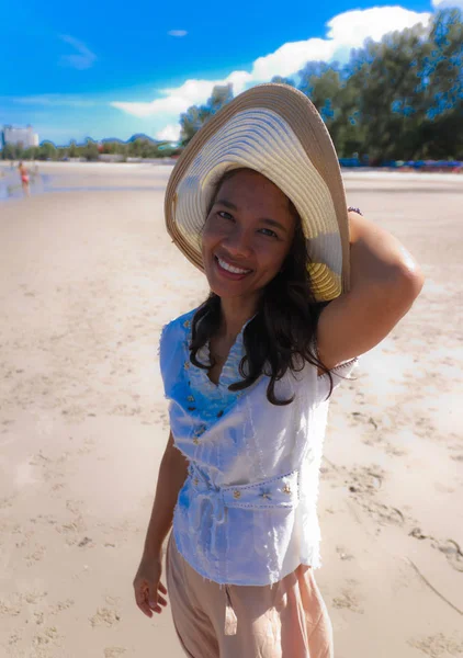 Όμορφη Νεαρή Ταϊλανδός Κορίτσι Πορτρέτο — Φωτογραφία Αρχείου