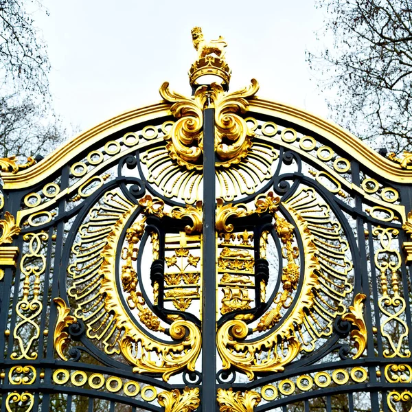 Στο Λονδίνο Αγγλία Παλιό Βασιλικό Παλάτι Πύλη Μετάλλων — Φωτογραφία Αρχείου