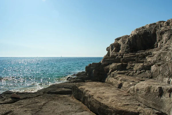 Hırvatların Güzel Kayalık Plajı — Stok fotoğraf