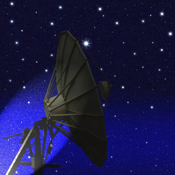 Спутниковое Телевидение Фоне Звездного Неба — стоковое фото