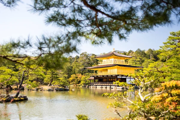 Kinkakuji Zlatý Pavilon Zenový Chrám Severním Kjótu Jehož Horní Dvě — Stock fotografie