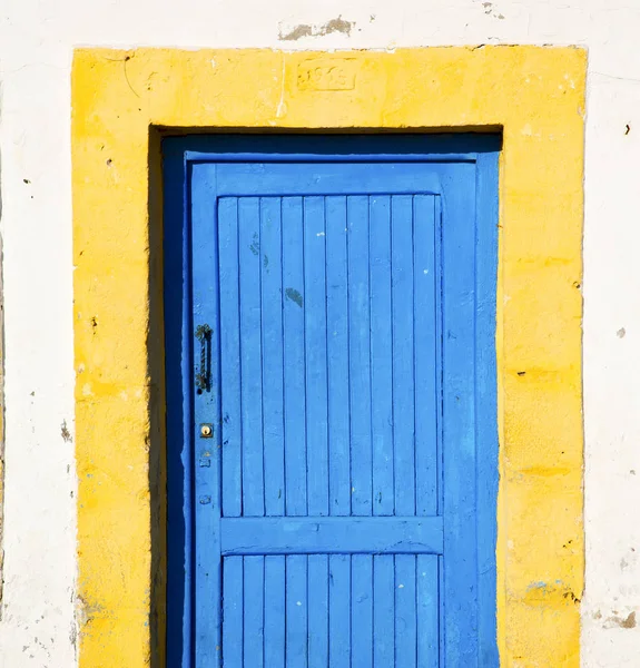 Puerta Antigua Marruecos África Azul Madera Metal Oxidado — Foto de Stock