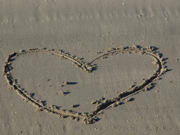 Ένα Σχήμα Καρδιάς Στην Άμμο — Φωτογραφία Αρχείου