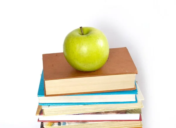 Maçã Verde Pilha Livros Para Escola — Fotografia de Stock