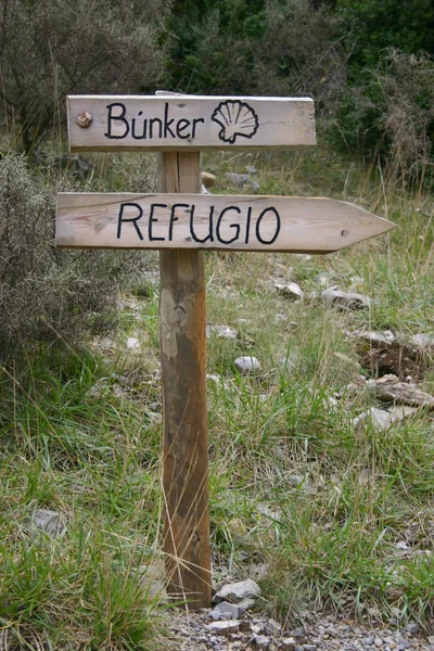Señalización Firmando Refugio Los Pirineos España Gr65 Peregrinación Larga Distancia — Foto de Stock