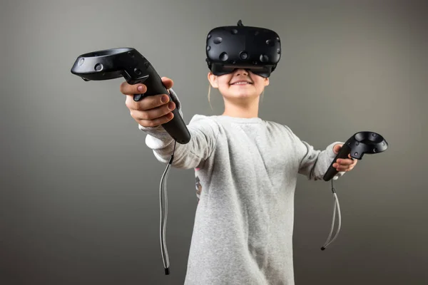 Gelukkig Kind Met Virtual Reality Headset Joystick — Stockfoto