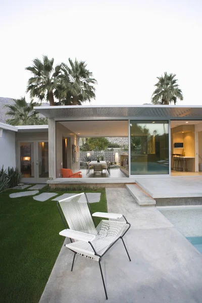 Chair Paved Poolside Area Home — Stock Photo, Image