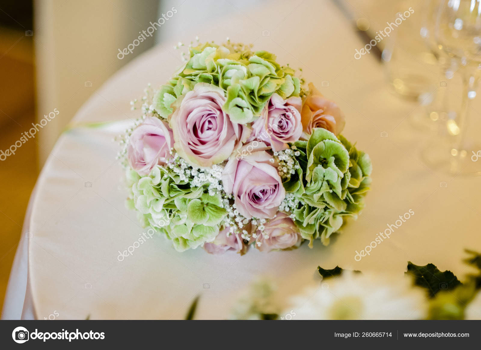 Bridal Bouquet White Pink Green Flowers Hydrangeas Roses Stock Photo Image By C Yayimages 260665714