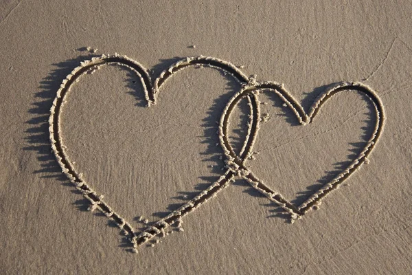 Καρδιές Ζωγραφισμένες Υγρή Άμμο — Φωτογραφία Αρχείου