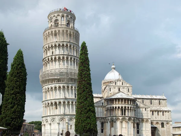 Leaning Tower Pisa Katedrális Egyike Világ Néhány Legismertebb Épületének — Stock Fotó