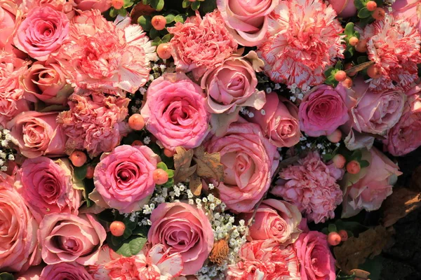 Flores Mixtas Arreglo Boda Rosa — Foto de Stock