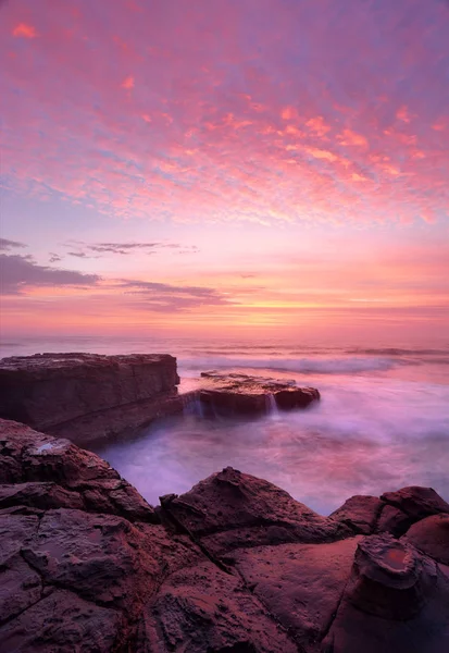 Sunrise Beautiful Skies Ocean Flows North Avoca Rock Shelf Central — Stock Photo, Image