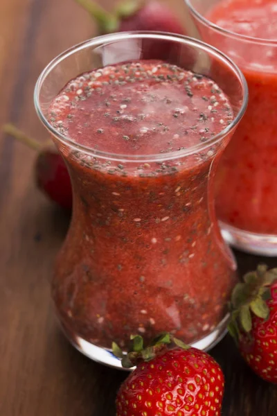 Glas Rode Strawberry Smoothie Met Chia Zaden — Stockfoto