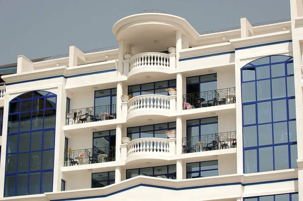 Hotel Balkon Jasná Obloha — Stock fotografie