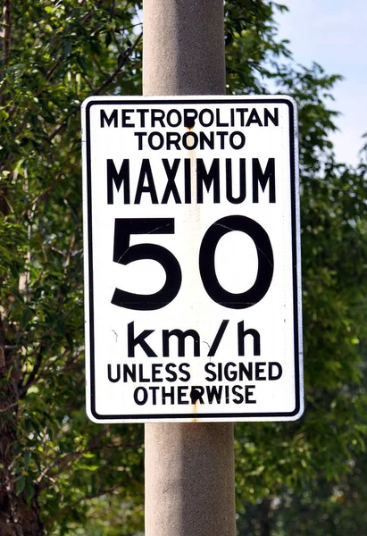 Señal Tráfico Que Indica Límite Velocidad Ciudad Toronto Canadá — Foto de Stock