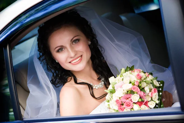 Portrait Smiling Bride Sitting Car — Stock Photo, Image