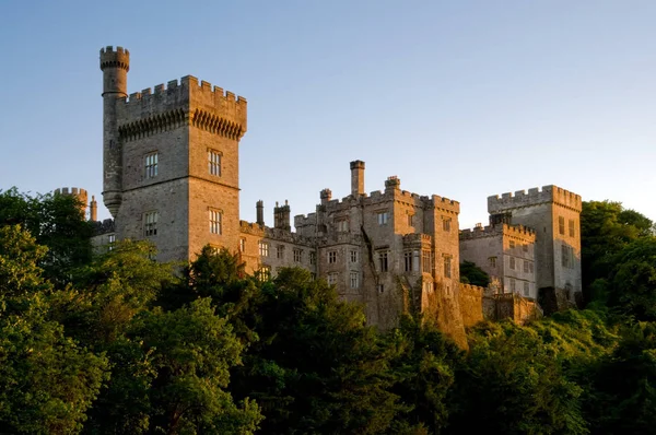 夕方の太陽はリスモアのリスモア城を照らします 株式会社ウォーターフォード アイルランド — ストック写真