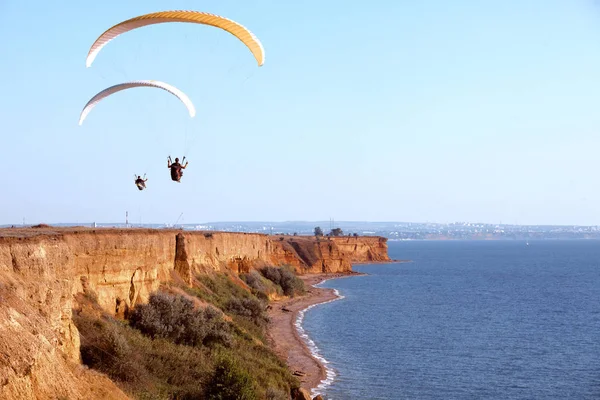 Paraglider Flying Sky Sea Coastline — Stock Photo, Image