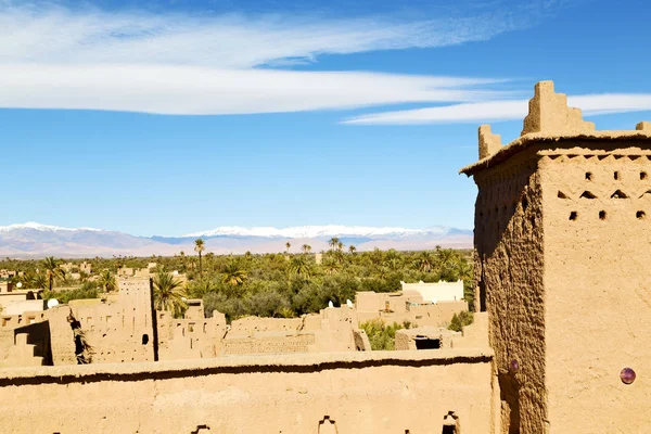 Bruin Oude Bouw Afrika Marokko Wolken Buurt Van Toren — Stockfoto
