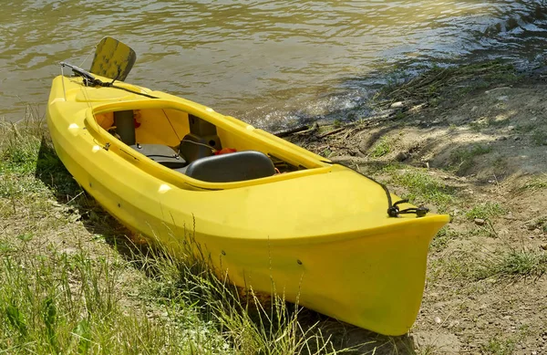 Plastic Boat Shore Iskar Dam — Stock Photo, Image