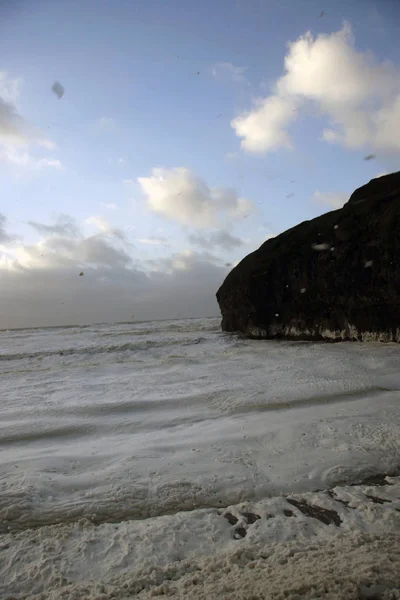 Пінисті Хвилі Після Поганого Атлантичного Шторму — стокове фото