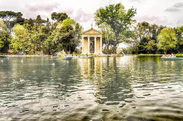 Храм Ескулапій Giardino Del Lago Вілла Боргезе Рим — стокове фото