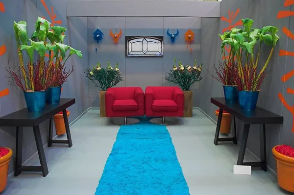 Salón Arreglado Con Muebles Modernos Flores — Foto de Stock