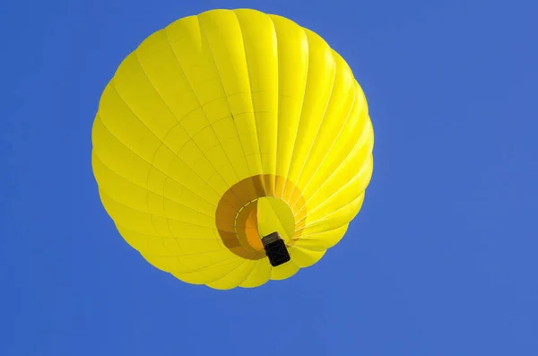 Globo Aire Caliente Yllow Cielo Azul — Foto de Stock