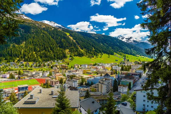 Maisons Village Dans Les Alpes Montagne Davos Graubuenden Suisse — Photo