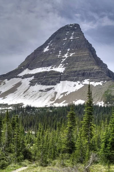 Високий Гірський Пік Вирізьблений Льодовиками Знятий Hdr — стокове фото